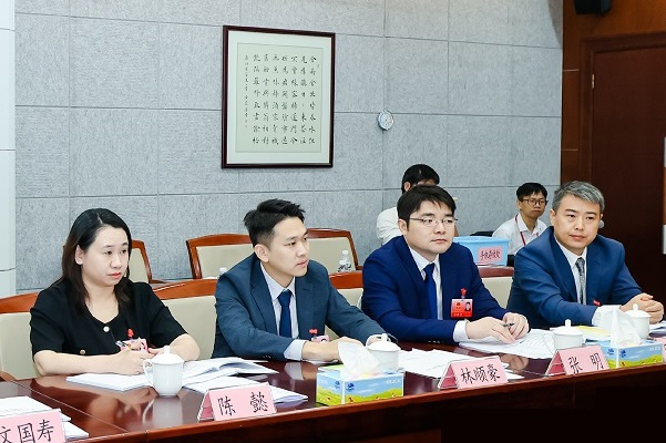 深圳市宝安区第八届人民代表大会第一次会议胜利召开｜精诚医学副总经理、宝安区人大代表张明：聚焦高端医疗器械产业发展积极建言献策